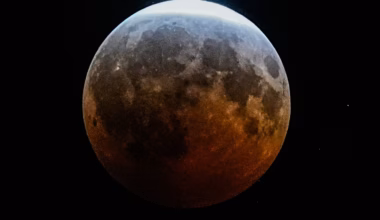 See photos of last night’s stunning partial lunar eclipse - The Washington Post