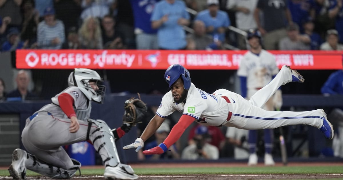 Blue Jays top Red Sox for third straight win