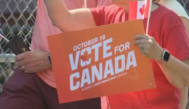 ‘If you love Canada, you got to come out and vote’: Nenshi rallies pro-Canada supporters at Calgary event - CTV News