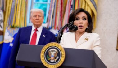 Inside Trump’s tense meeting with Jeanine Pirro - CTV News