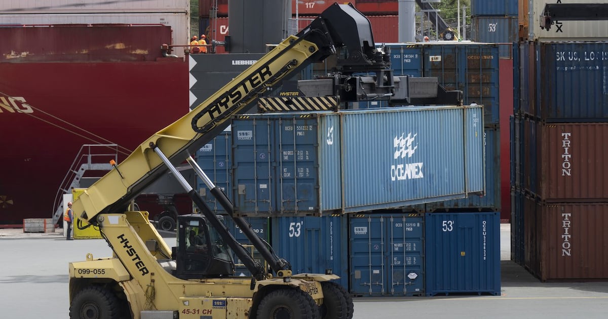 Ottawa to rebate $100M in freight costs to ship steel across Canada - ctvnews.ca