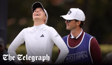 Ricochet off volunteer’s leg decides Women’s Open play-off - The Telegraph