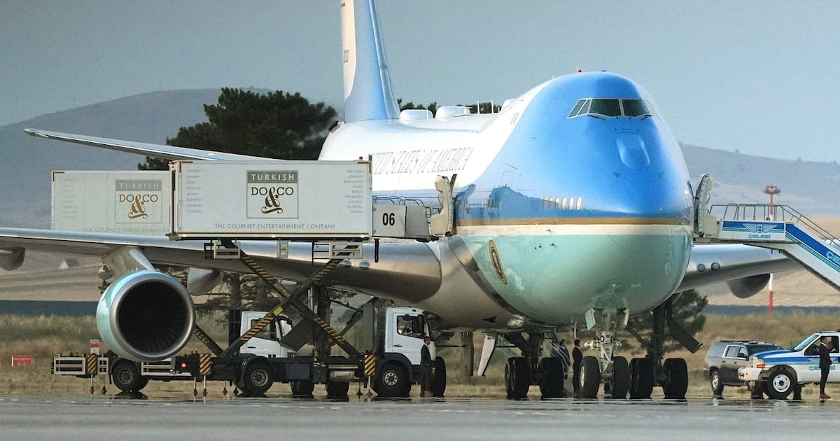 Trump was hidden in catering truck as part of elaborate ruse to get U.S. president out of Turkiye: report - CTV News
