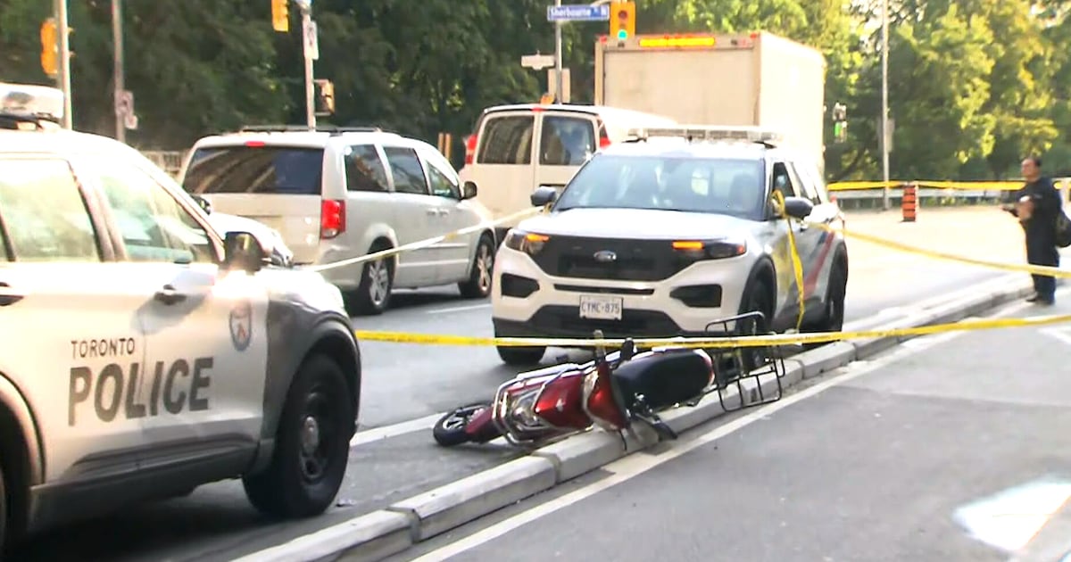 Toronto police officer shot near Bloor and Sherbourne after responding to robbery call