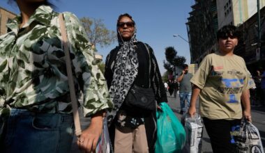 Photos of daily life in Tehran as Iran braces for new US sanctions :: WRAL.com