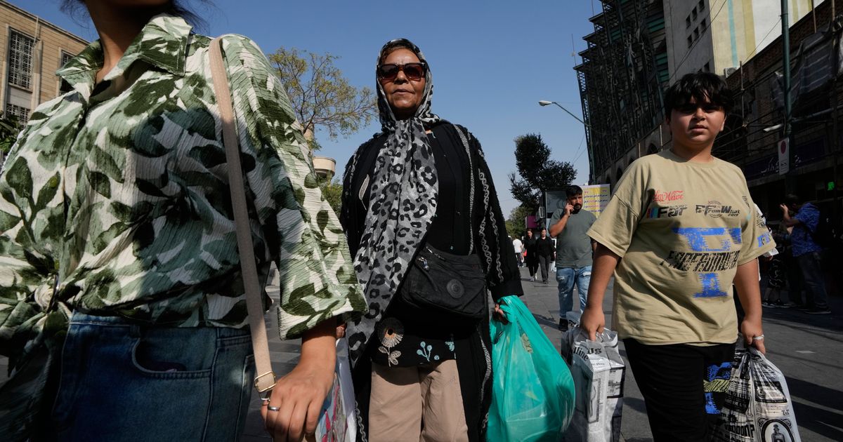 Photos of daily life in Tehran as Iran braces for new US sanctions :: WRAL.com