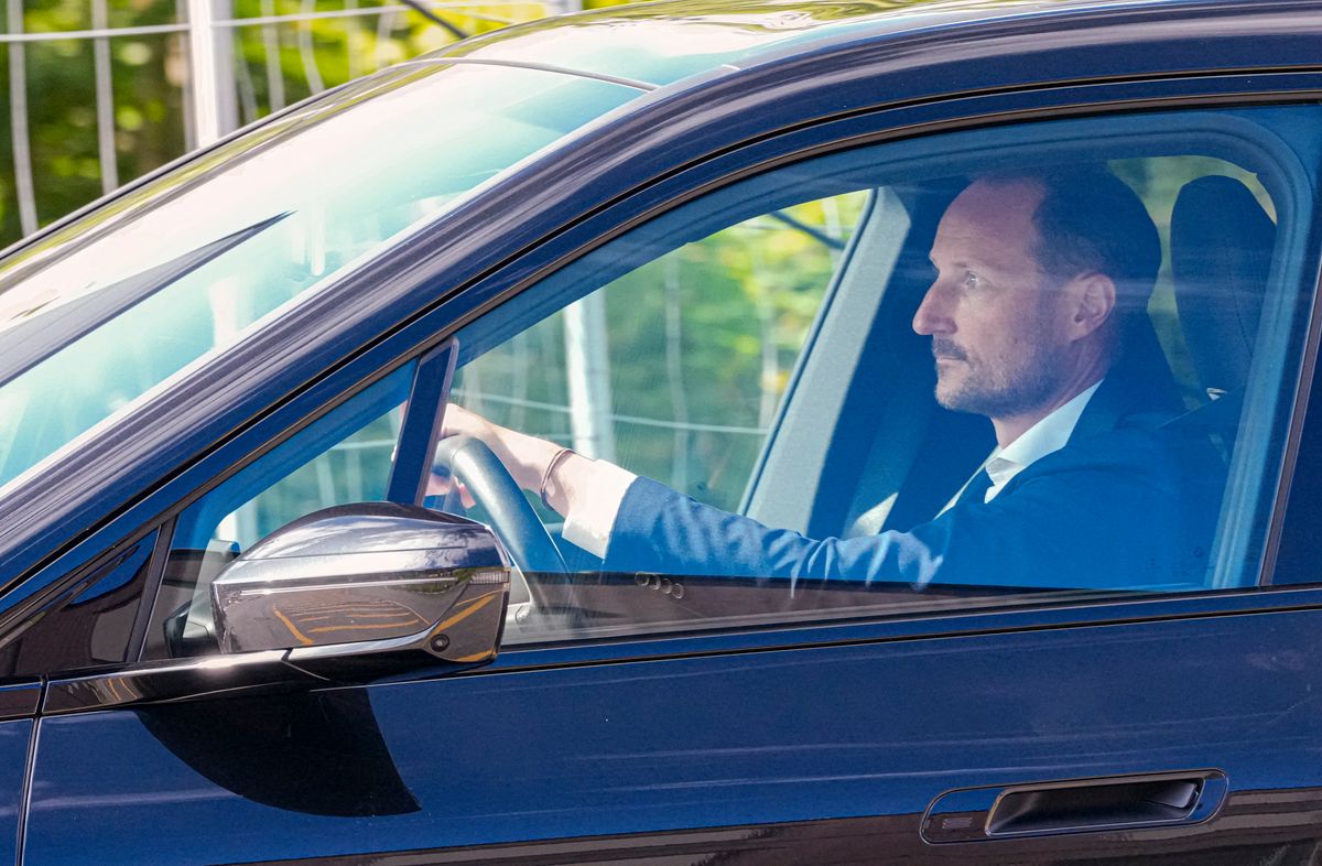 Prince Haakon has visited his father frequently in past weeks, driving to Oslo University Hospital