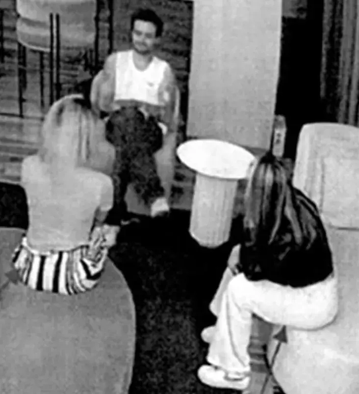 The singer was seen in the hotel lobby talking to prostitutes ldana Serrano and Lucila Goite (Argentina Police)