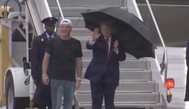 Pat McAfee greets Donald Trump on tarmac in Cleveland for Patriot Games