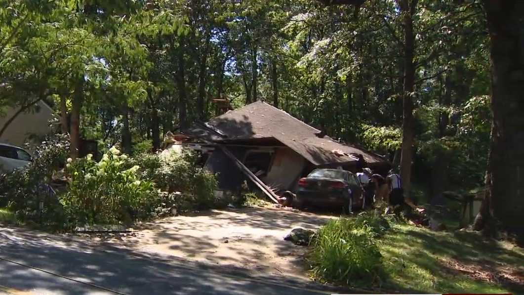 Officials: Inadvertently cut propane gas line led to explosion