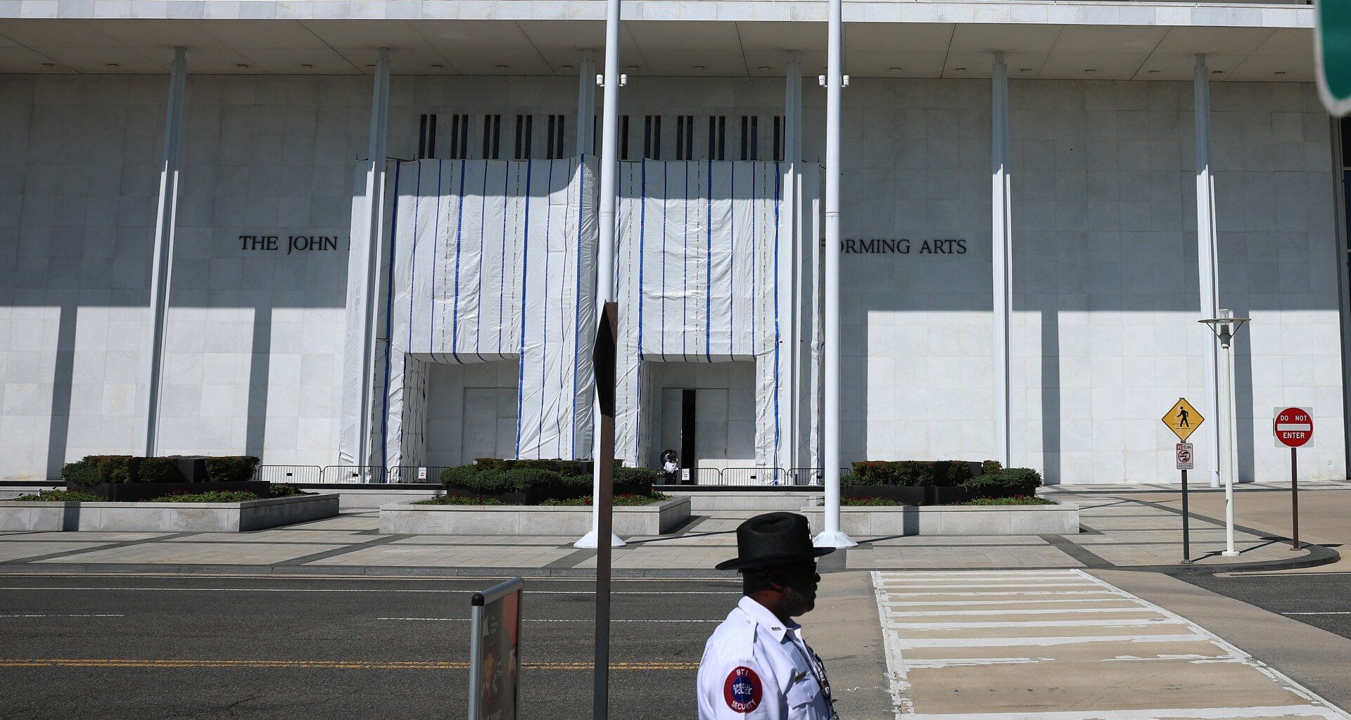 Trump administration: Kennedy Center may be demolished if repairs not made | Donald Trump News