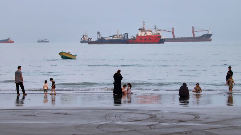 Live updates: Iran says Hormuz deal is close but US must meet commitments before strait reopens
