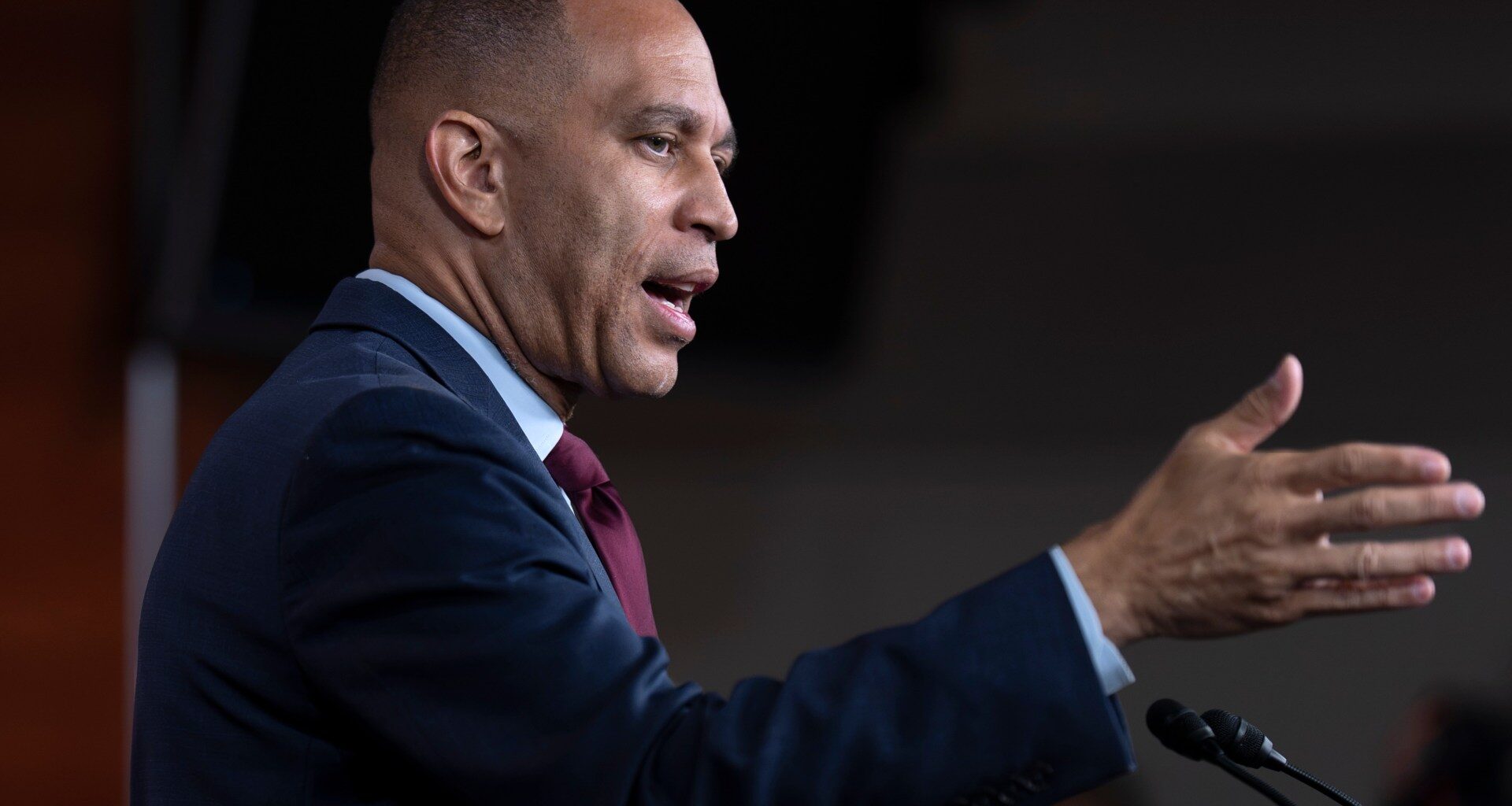 Hakeem Jeffries, Jared Kushner meeting sparks speculation amid US midterms | Donald Trump News
