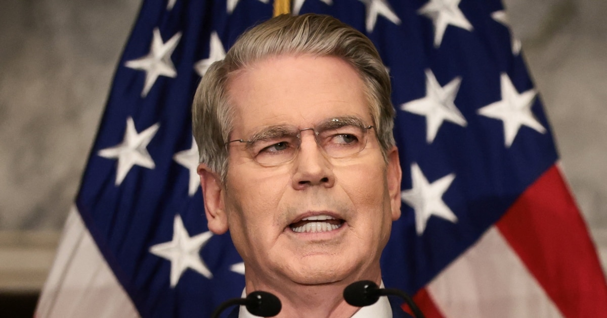 US Launching 'Economic Onslaught' On Iran, Demands Countries Cut 'Lifelines' That Sustain Tehran