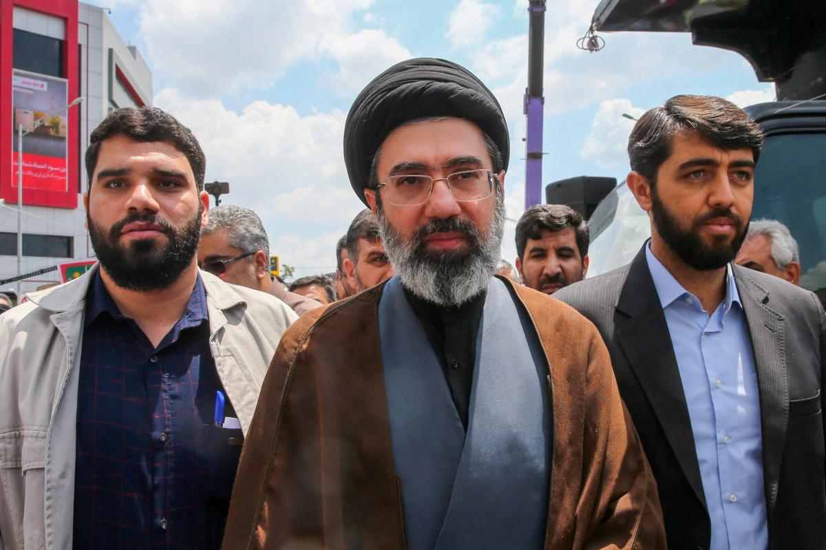 Iran passes resolution imposing penalties for speaking to foreign press