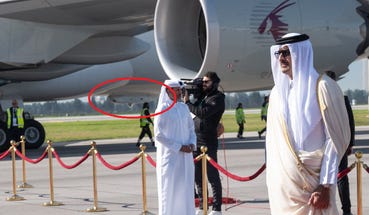 Qatar's emir arrives in Algeria, March 2024. In red: An Elbit defense system.