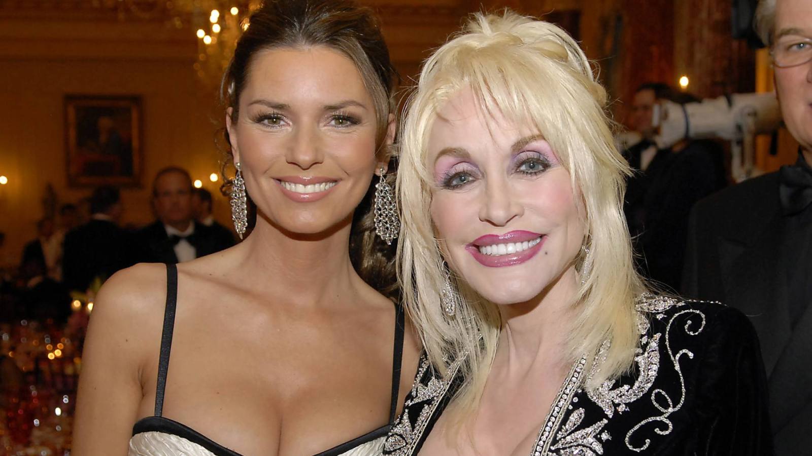 Shania Twain Mourns Dolly Parton, Shares 'Coat of Many Colors' Performance