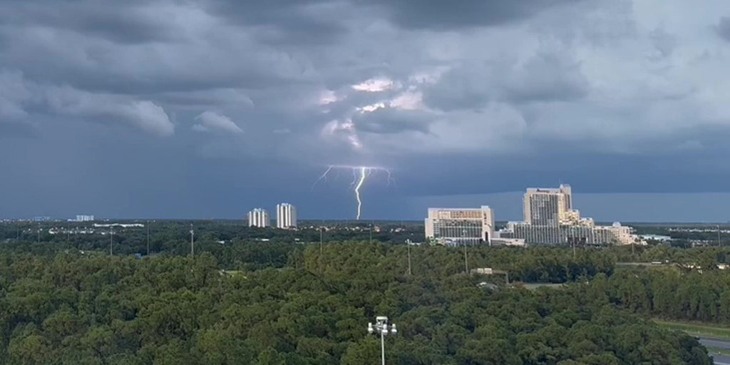 Lightning strike kills mother and 2-year-old daughter in Broward County, Florida
