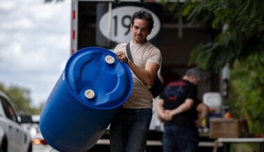 Hundreds of thousands of people in Puerto Rico wake up with no running water as rationing begins: "It's brutal"