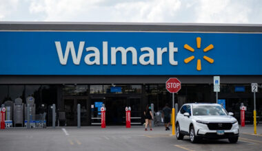 Walmart stock drops 9% as sales growth slows, customers make 'trade-offs' amid high fuel costs