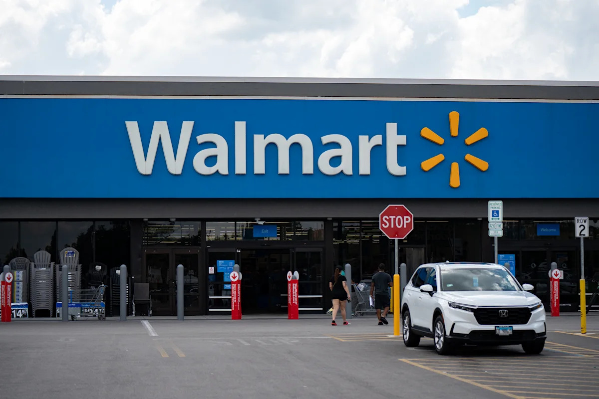 Walmart stock drops 9% as sales growth slows, customers make 'trade-offs' amid high fuel costs