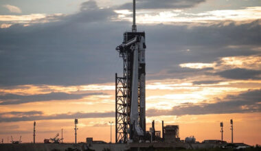 SpaceX shares rise despite release of locked-up shares