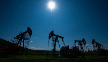 Oil ticks up after selloff as talks to end US-Iran war remain uncertain