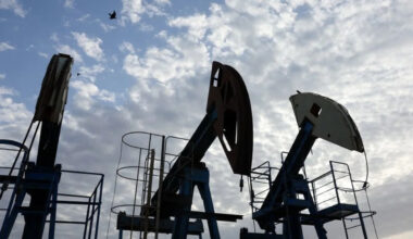Oil prices slip as Iran-Oman talks fuel hopes for US-Iran peace deal