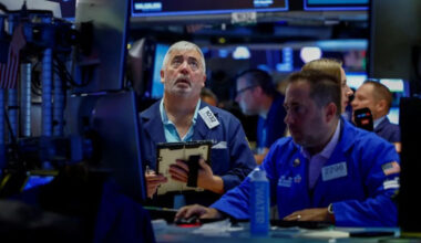 US stocks set for lower open as Iran stalemate lifts oil, yields