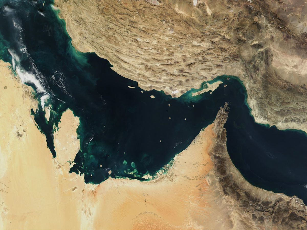 Iran demands end to US threats in conditions for Hormuz reopening