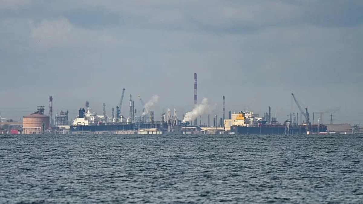 Oil prices higher as US-Iran tensions flare and Warsh fans rate hikes