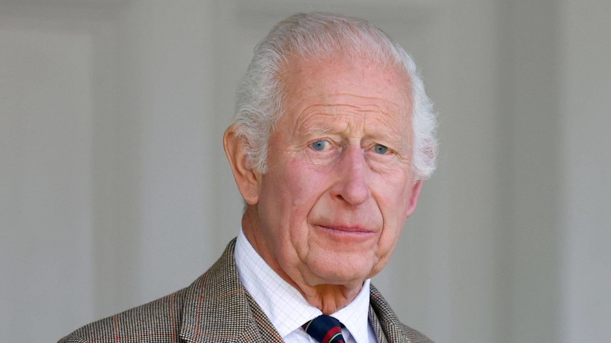 King Charles interrupts summer break with Queen Camilla to issue important message