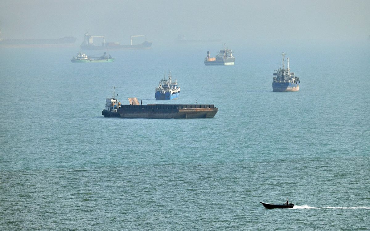 Iran’s Hormuz deal with Oman has Trump poised for the big surrender