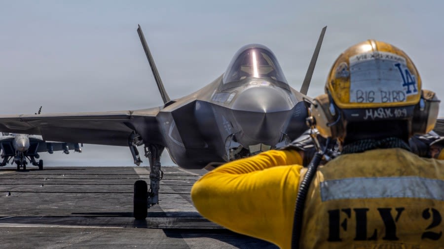 Complaints about USS Lincoln are aiding Iran, ex-Navy pilot says