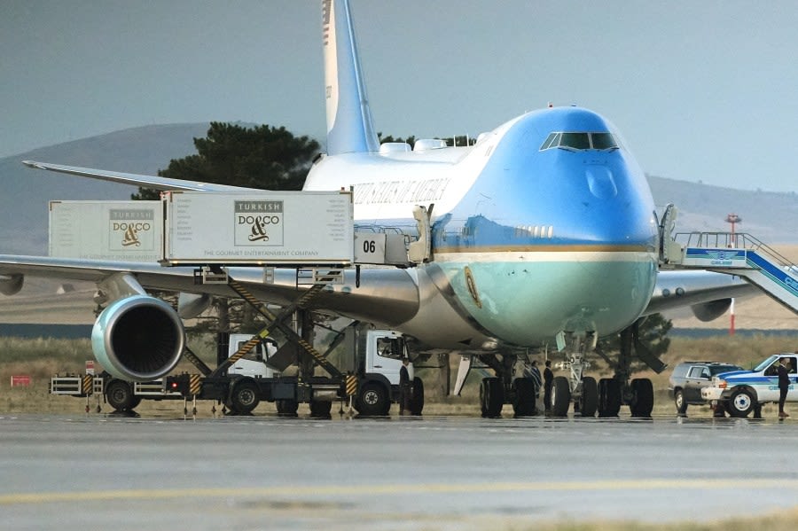 Israeli warning led to Air Force One switch; one of many Iran plot tips