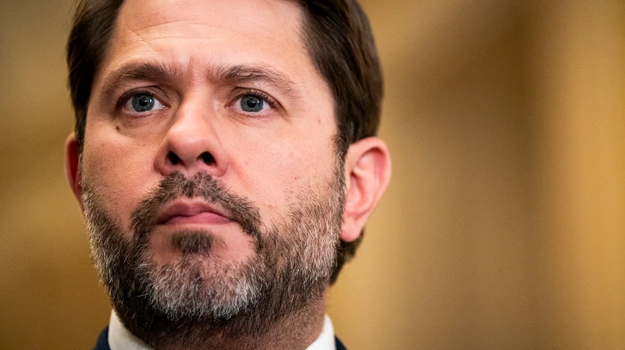 Gallego: Congress boosting Iran war funding ‘like giving a drunk more money and hoping that they’ll stop drinking’