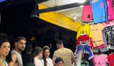 Thai vendor confronts Israeli tourists, raises Palestinian flag | Israel-Palestine conflict