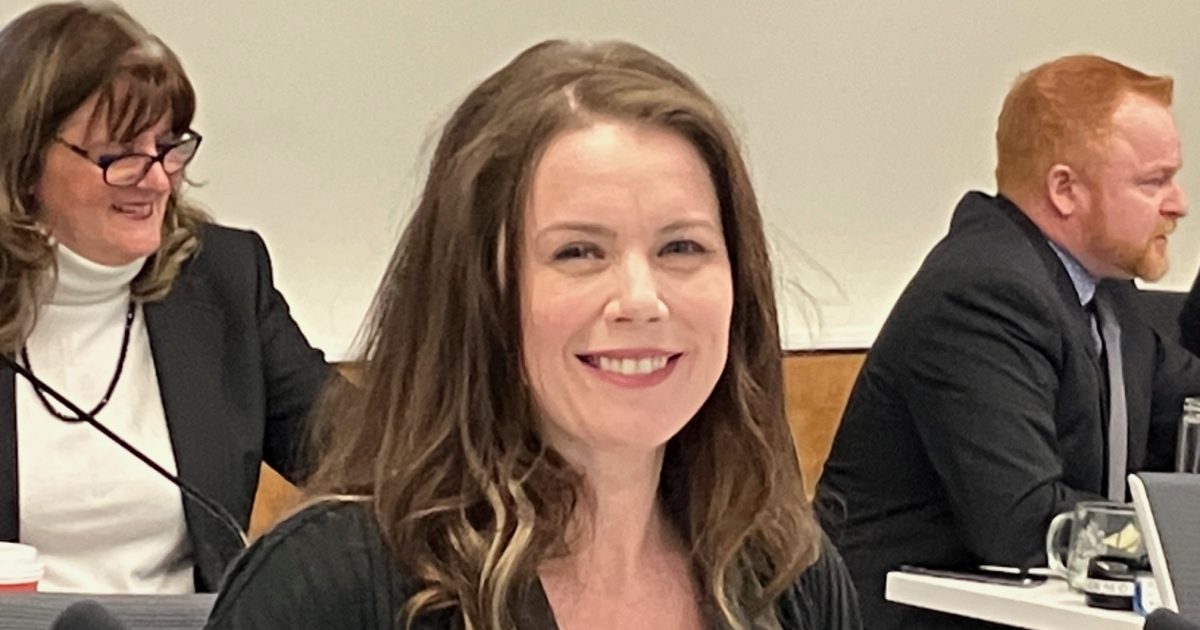 Belleville councillor running in another community