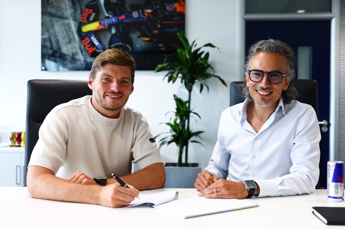 Verstappen commits to Red Bull until end of F1 2030