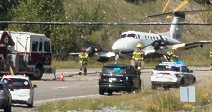Plane lands on roadway in Prince George - Global News