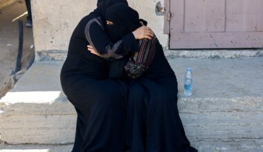 Israel defies Trump’s peace plan as it escalates deadly attacks on Gaza | Gaza News