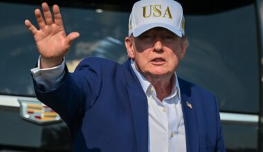 Trump signals shift to economic pressure on Iran over new military strikes | Donald Trump News