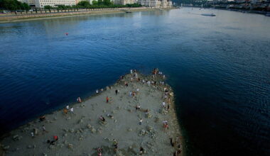 Western Europe sets new temperature record as heat waves hit region