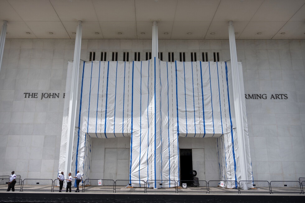 Rep. Joyce Beatty seeks to block adding Trump's name to Kennedy Center