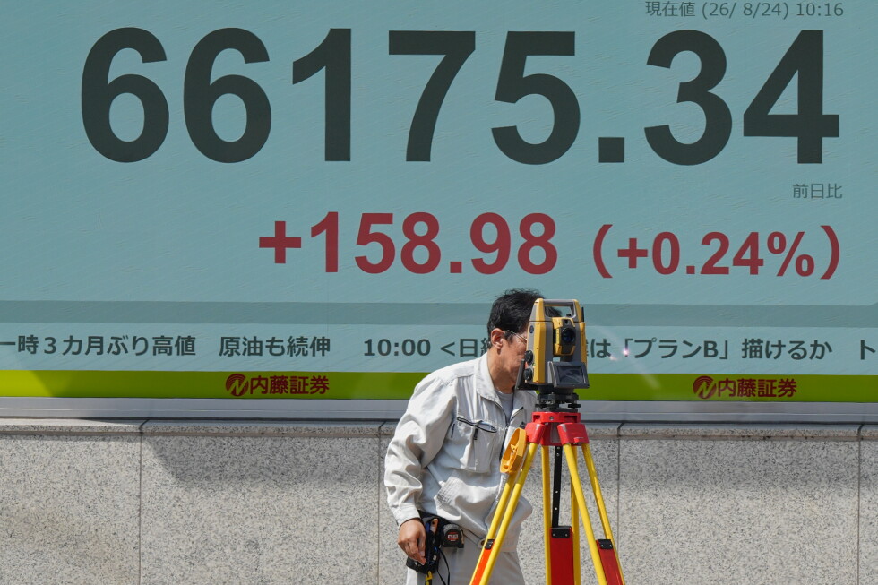 World shares slip as pressure mounts on bond markets