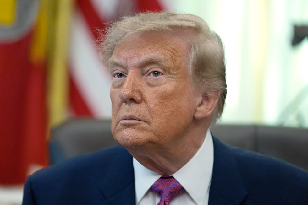 Live updates: Trump renames Lake Ontario as 'Lake America' in executive order