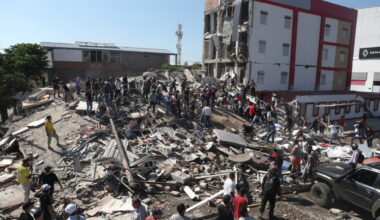 7.4 magnitude quake strikes western Colombia
