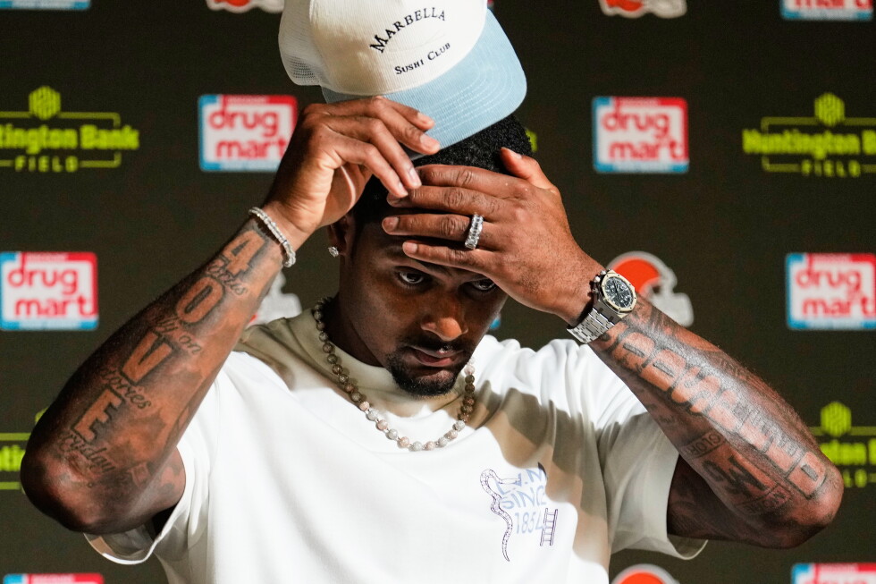 Deshaun Watson calls booing by Browns fans 'disrespectful' and 'personal,' QB feels love on road