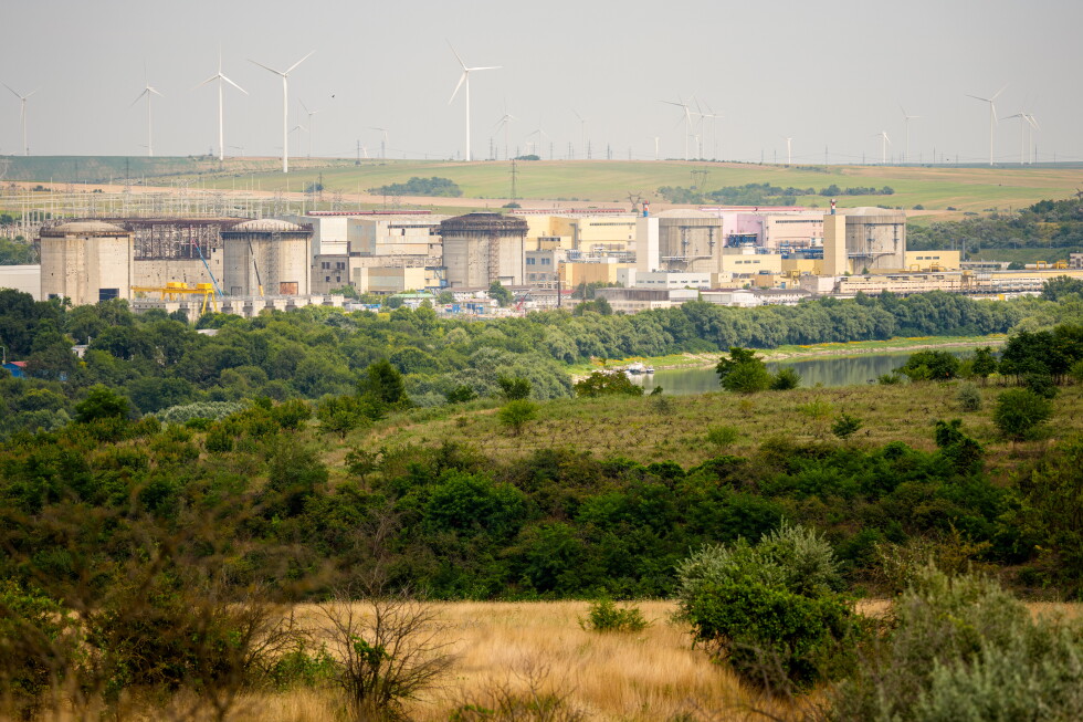 Romania shutting down reactor at Cernavoda nuclear plant