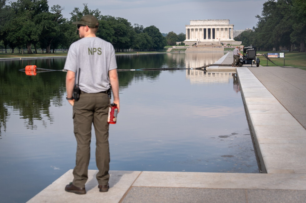 Reflecting Pool saga strains National Park Service
